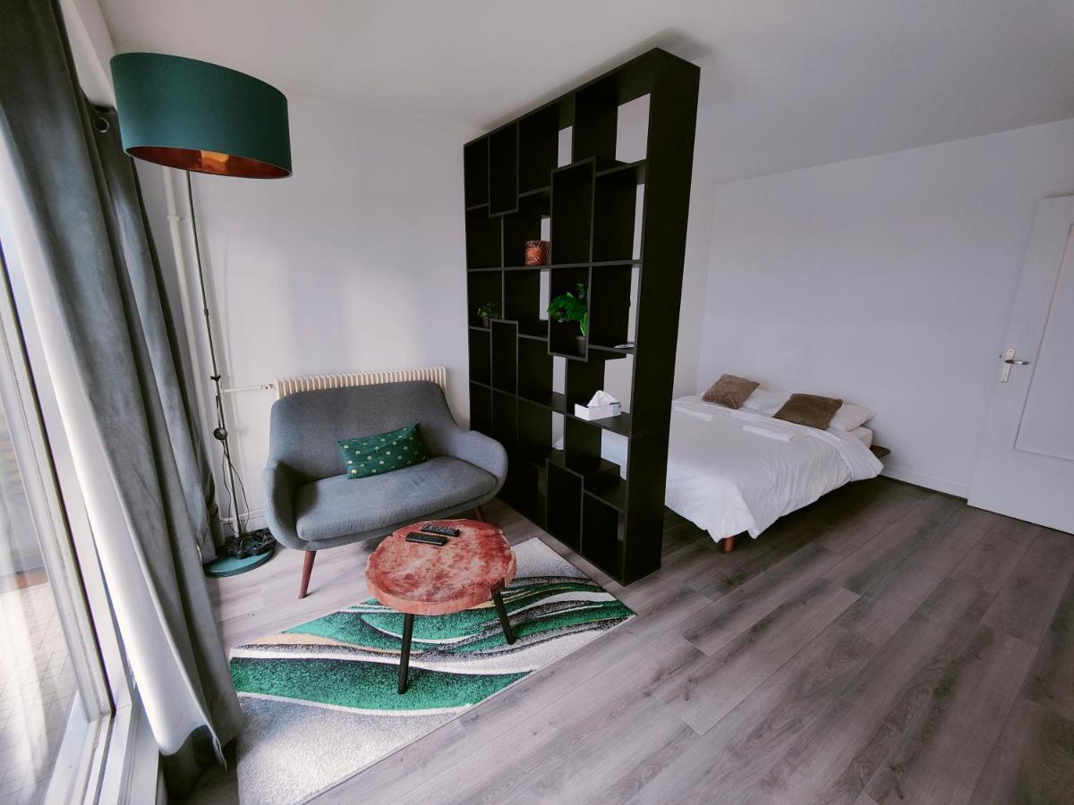 Apartment Au Coeur De La Defense / Paris Courbevoie